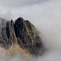 Une mer de nuage qui stagne à 2600m et un sommet à + de 3000m qui permet de l'apprécier. C'était un jour d'automne au Mt Thabor,  le Mounioz joue à cache cache avec les nuages ....