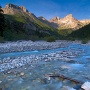 Le Buëch dans le vallon de la Jarjatte en mai 2009. Découverte de ce vallon et 1eres images. Je suis tombé sous le charme de ces paysages, sauvages et accueillants à la fois ... un petit air de Yosemite.